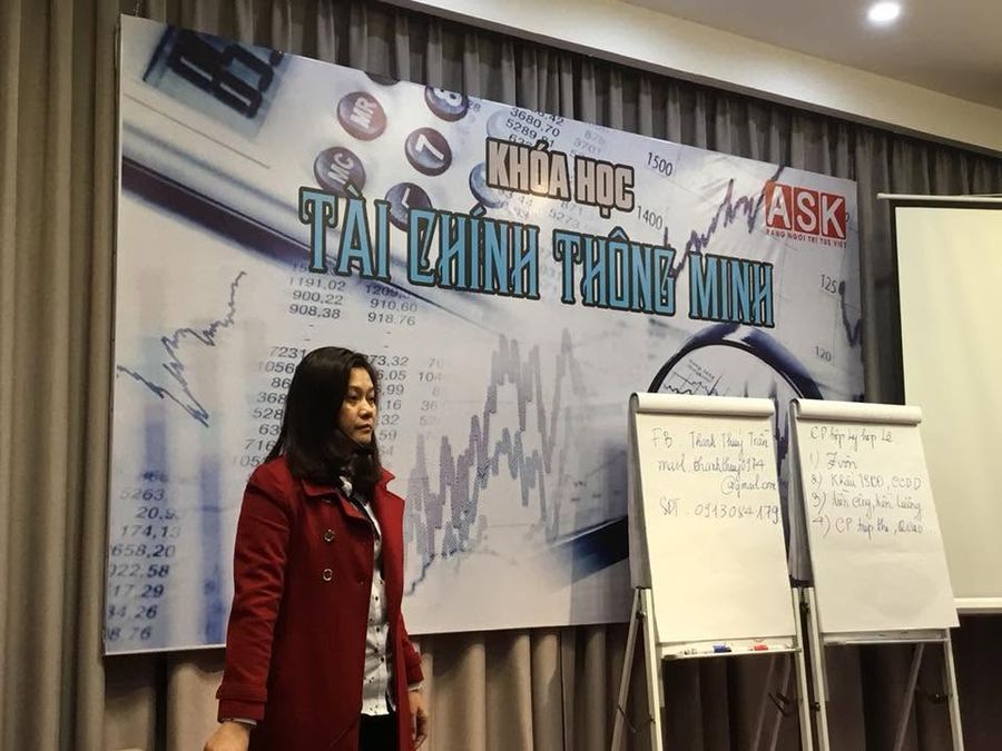 Giảng dạy khóa học Tài chính thông minh